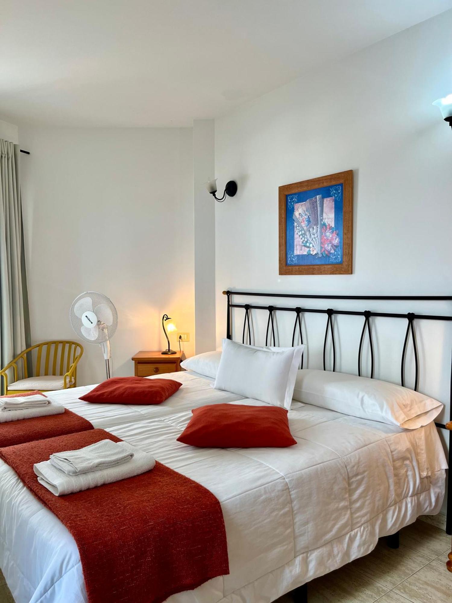 Apartamentos Edalmar Frontera Exterior photo