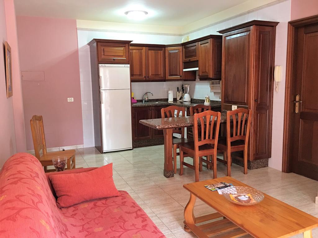 Apartamentos Edalmar Frontera Exterior photo
